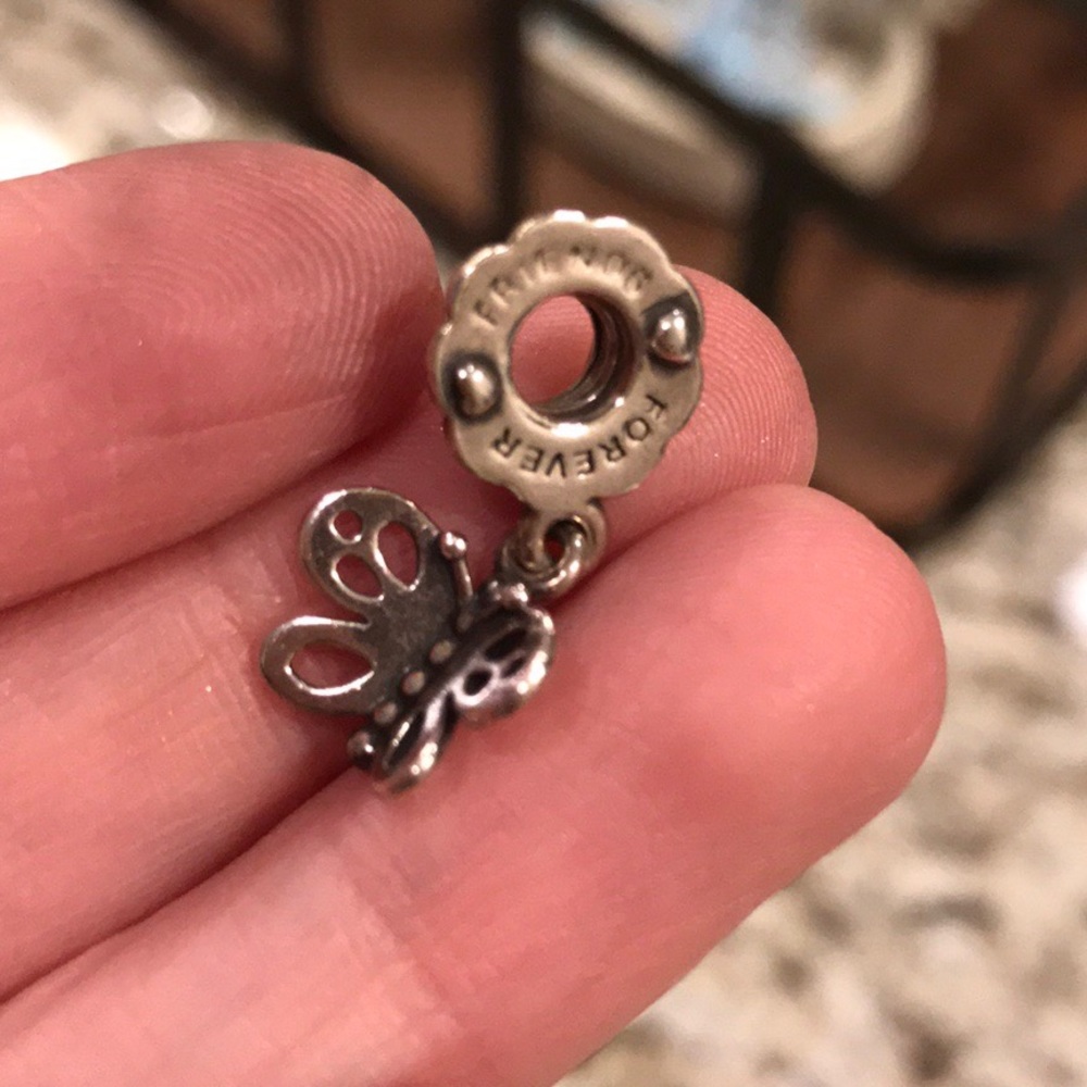 ❗️LAST CHANCE❗️ Pandora Buttery charm